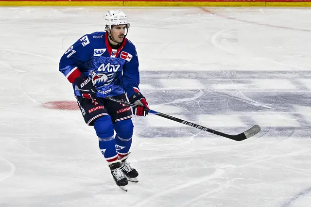 Brendan O‘Donnell bei seinem Adler-Debüt gegen Iserlohn. 
 | Foto: Ruffler/PIX-Sportfotos