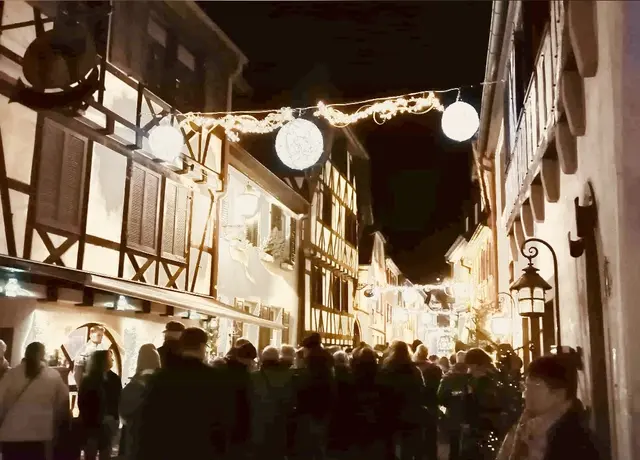 Ein Abend für den guten Zweck: Der Hintergassen-Weihnachtsmarkt verbindet Weihnachtsatmosphäre mit sozialem Engagement. | Foto: Hörnschemeyer