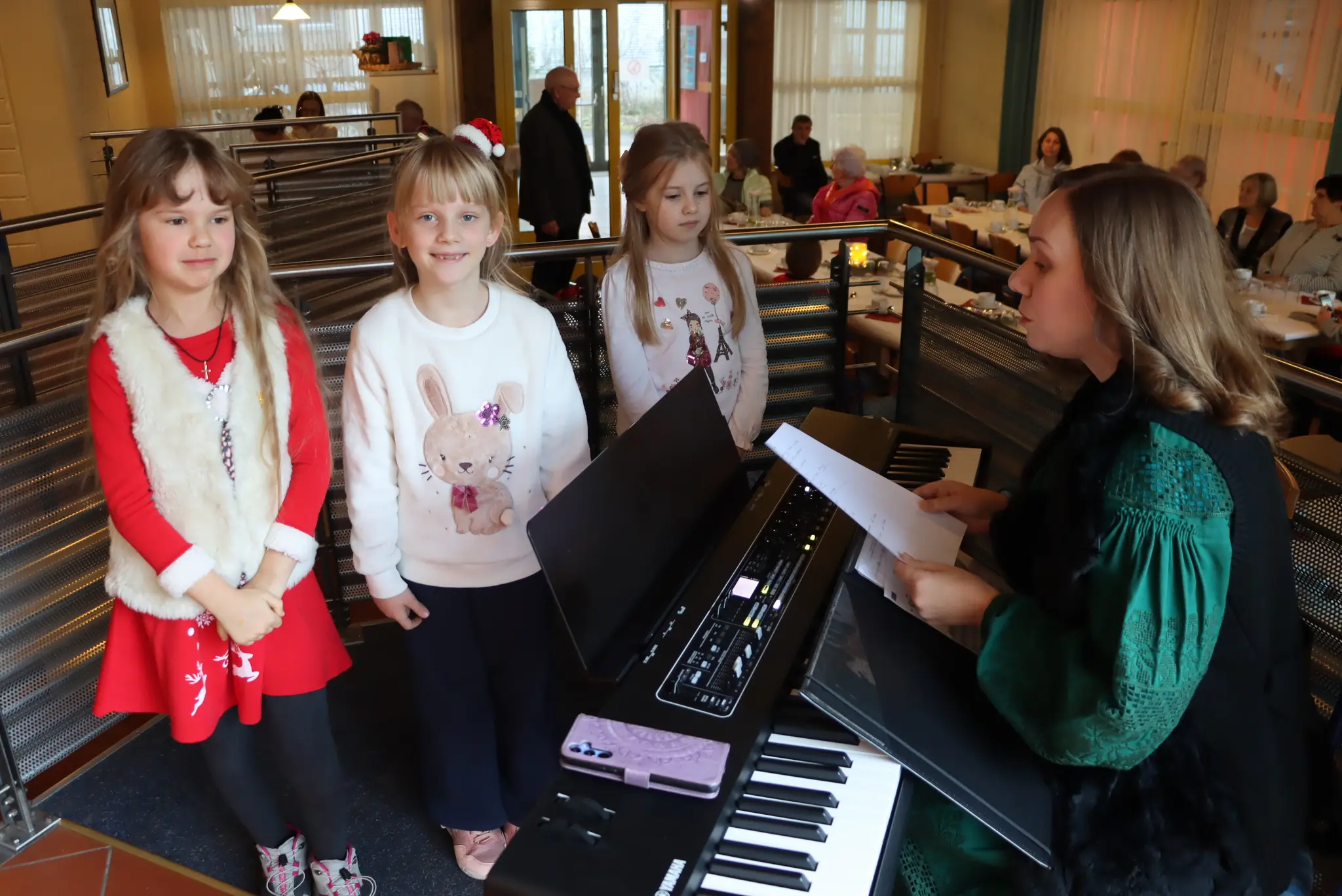 Musik-verbindet-Interkulturelles-Weihnachtskonzert-in-Rockenhausen-bringt-Menschen-zusammen