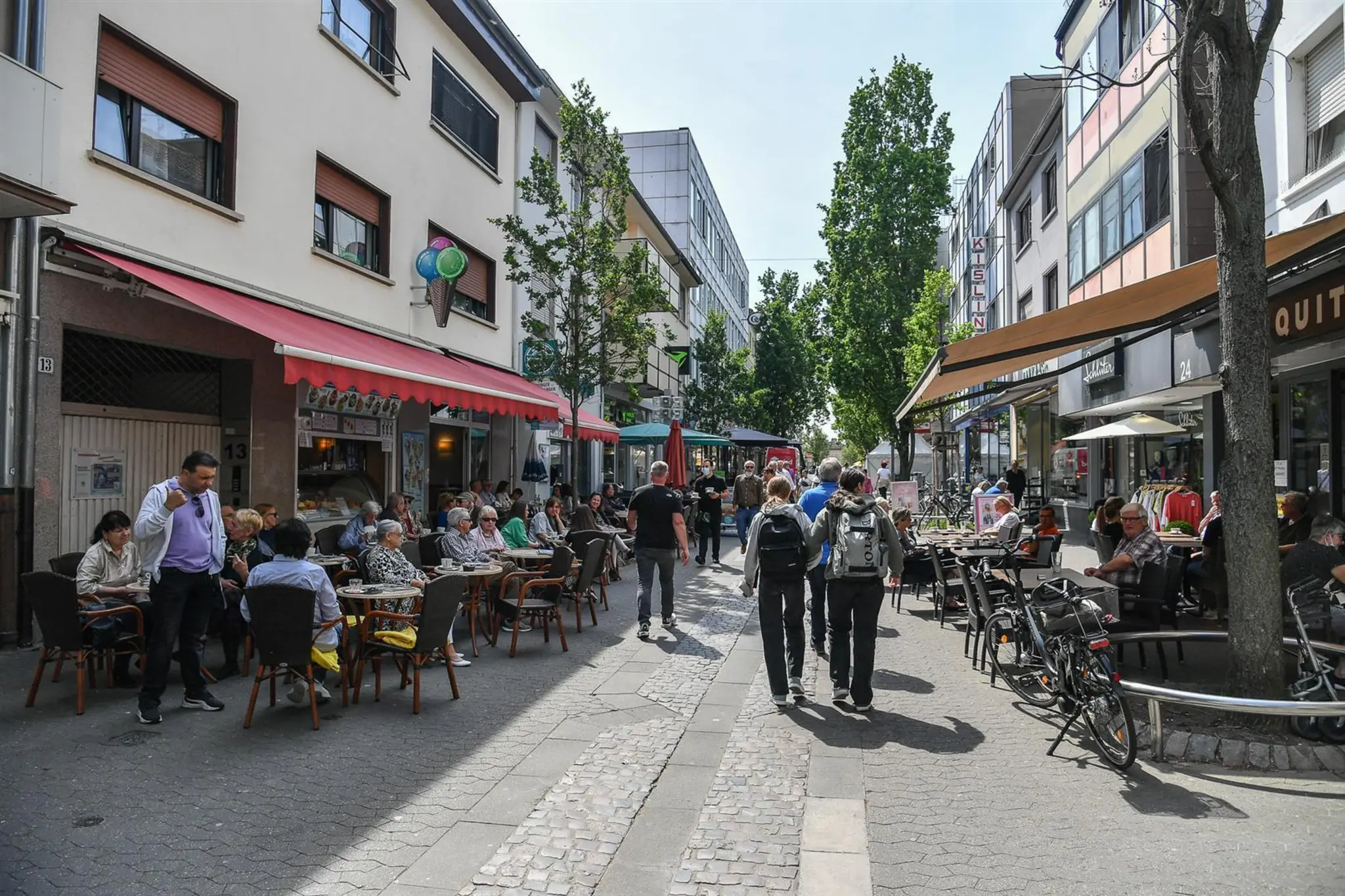 Klare-Regeln-f-r-saubere-Stra-en-in-Frankenthal-Mehrheit-der-Anlieger-weiter-ohne-Geb-hren