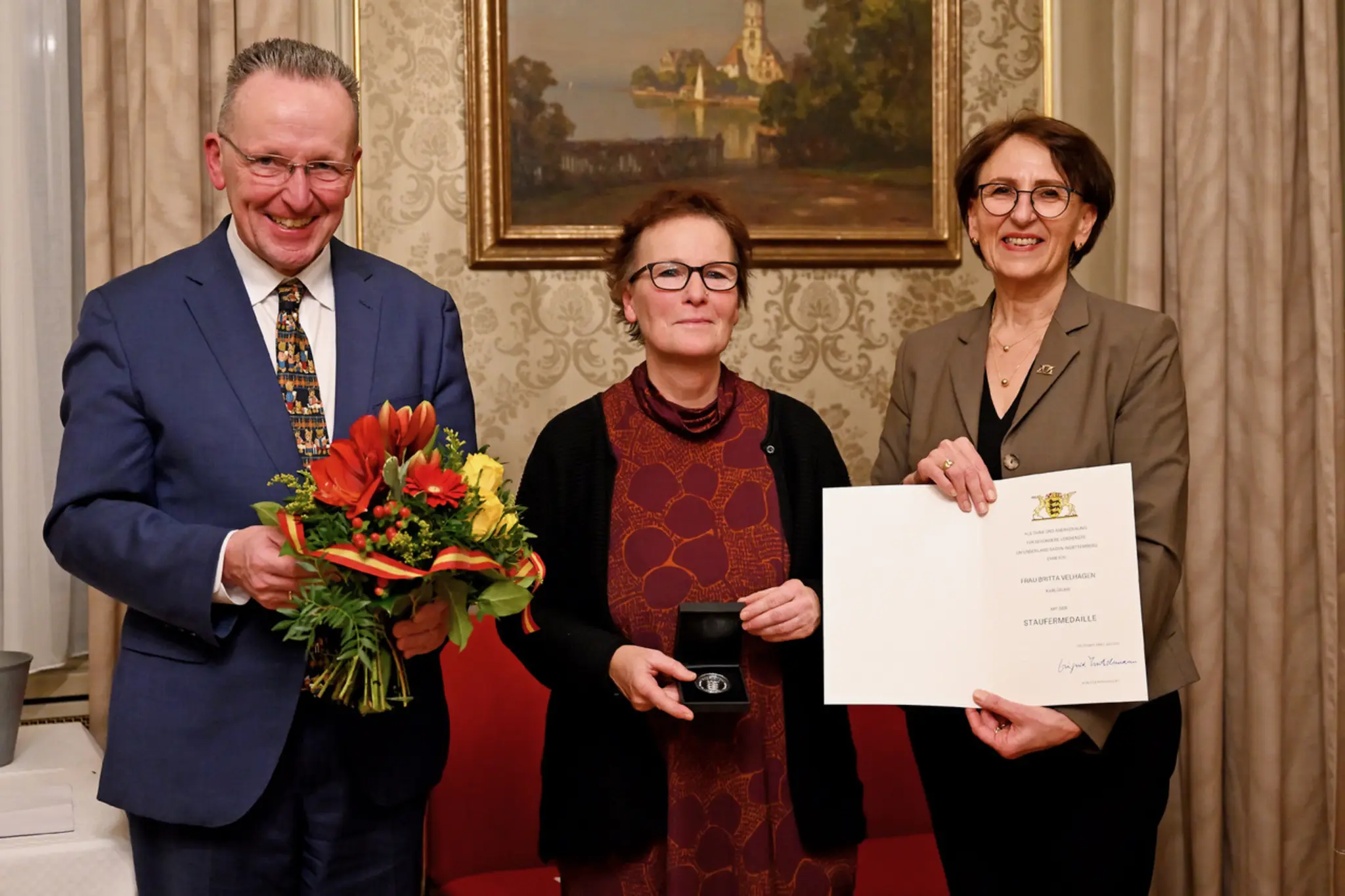 Staufermedaille-des-Landes-f-r-Karlsruherin-Britta-Velhagen