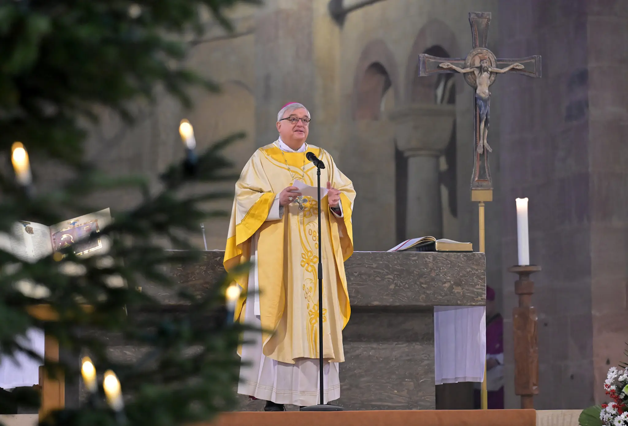 Weihnachtspredigt-mit-Appell-f-r-Freiheit-und-Menschlichkeit