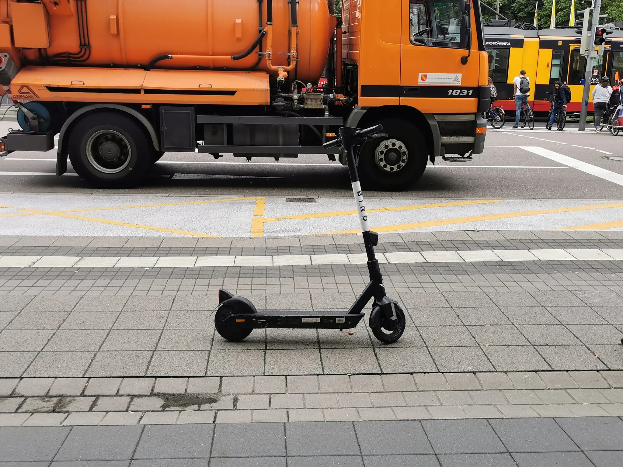 E-Scooter-Fahrer-ohne-Versicherungsschutz-unterwegs