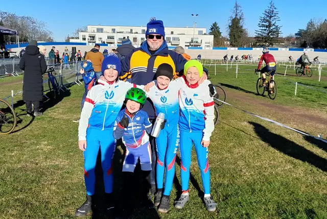 Trainer Hermann Schäffer blickt zufrieden gemeinsam mit seinen Sportlern in den Jahreswechsel (v.l.: Luca Giro, Lars Bierling, Felix Bierling und Constantin La Cava) | Foto: |HSchäffer