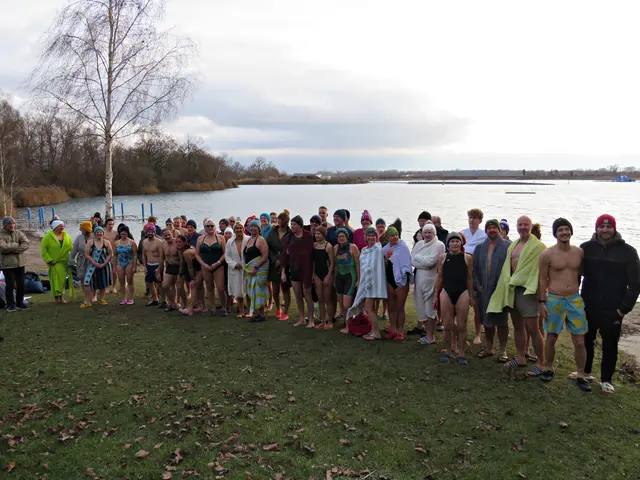 Gruppenfoto mit über 50 Schlichtbadegästen | Foto: Brigitte Melder