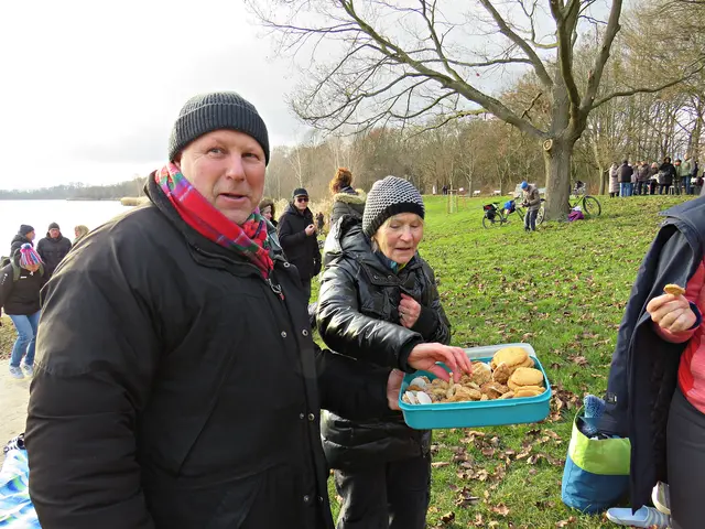 Der Mann mit den Keksen: Mario Barth (nicht verwandt und nicht verschwägert) | Foto: Brigitte Melder