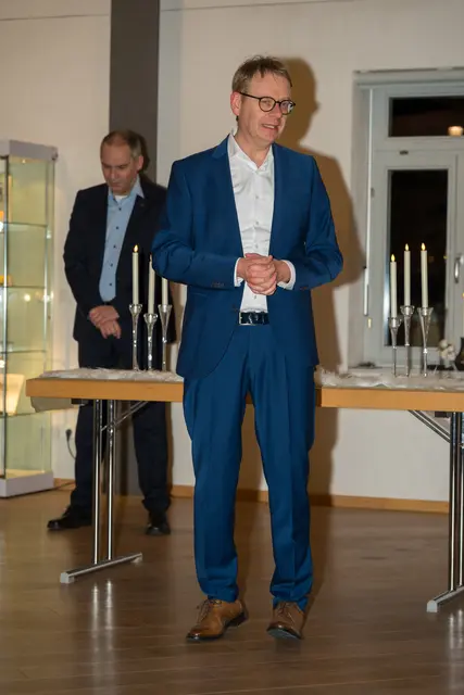 Dr. Thomas Gebhart bei seinem Redebeitrag zum Neujahrsempfang im Bürgerhaus Leimersheim | Foto: Wilfried Glauber, Fotozirkel Leimersheim