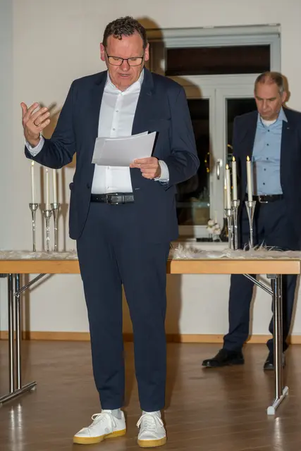 Orts- und Verbandsbürgermeister Matthias Schardt bei seiner Reder | Foto: Wilfried Glauber, Fotozirkel Leimersheim