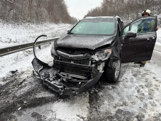 Vor Ort bestätigte sich ein Verkehrsunfall mit zwei beteiligten Pkw | Foto: Freiwillige Feuerwehr Weilerbach