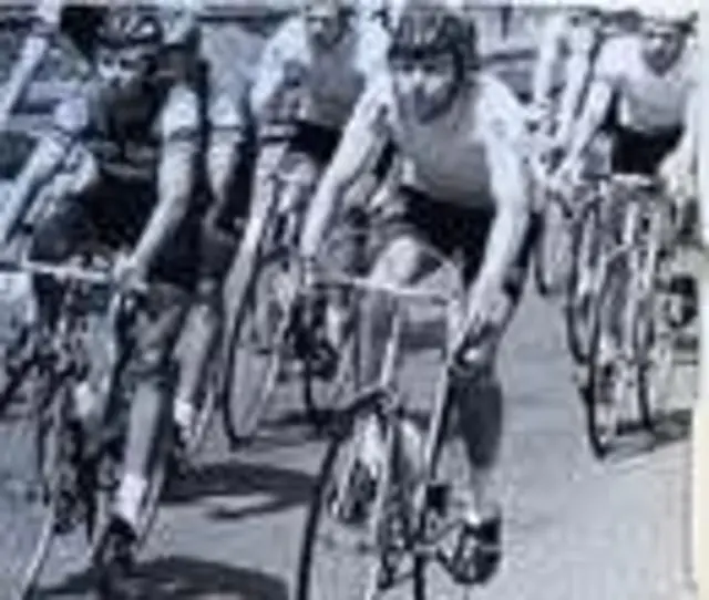 Das Fahrefeld RLP Rundfahrt 1975 | Foto: Billiam