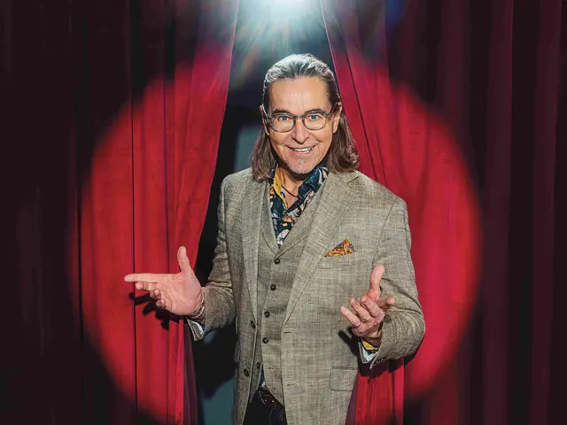 Kabarettist, Comedian und MundArtist Christian "Chako" Habekost kommt im Sommer 2026 auf die Klosterruine Limburg und liefert zum "Limburg Sommer" ein einzigartiges Comedy-Programm. | Foto: Blond Marketing