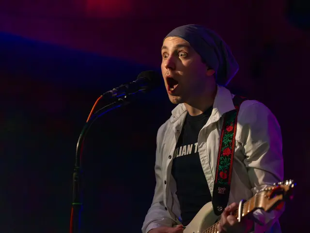 Julian Thome mit seiner Bühnenperformance | Foto: Johann-Peter Melder