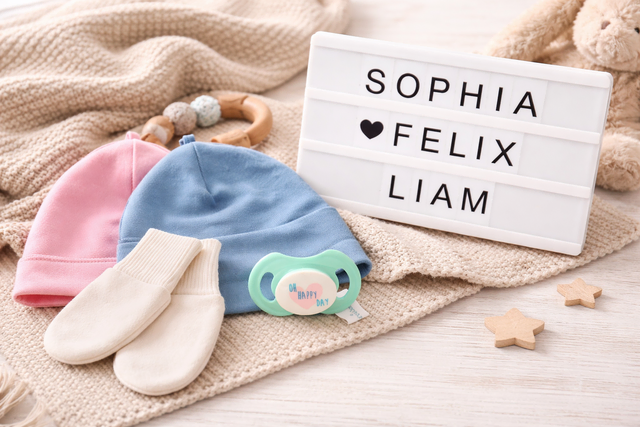 Sophia, Felix und Liam führen die Vornamenstatistik 2025 in Neustadt an der Weinstraße an. | Foto: mit KI generiert/Eva Bender