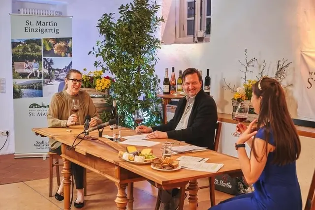 WineStream 7.0: Sieben Winzer aus St. Martin präsentieren ihre Weine live im Online-Stream mit Moderator Christian Hormuth. | Foto: Tourist-Info St. Martin