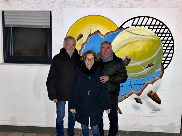 Jürgen Böhmer (Vorstand Krebshilfe Pfalz), Corinna Rotzal (2. TCL-Vorsitzende), Stefan Naumer (1. TCL-Vorsitzender) | Foto: Christian Wahl