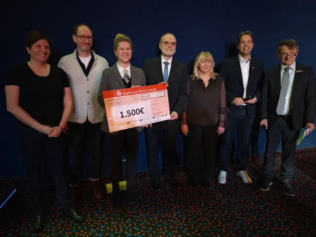 1.500,-€ war nur die Spende aus den Eintrittskarten, dazu kamen nochmals 1.000,-€ an Sofortspenden der Besucher vor Ort | Foto: Klaus Seibold, Rotarymitglied Frankenthal