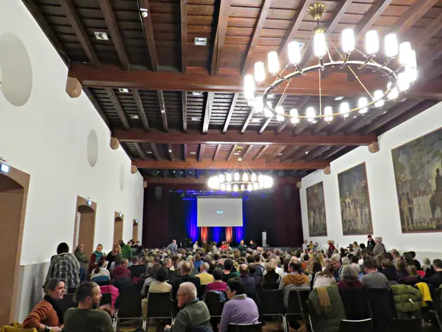 Blick nach vorne zur Bühne | Foto: Brigitte Melder