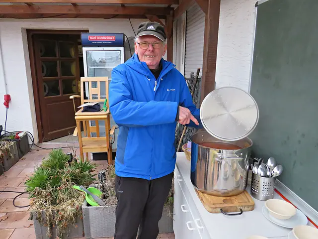Herr Nowack und seine Gulaschsuppe | Foto: Brigitte Melder