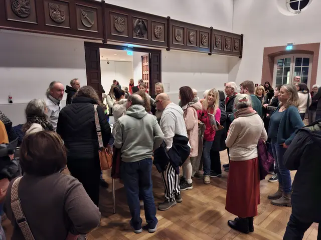 Warteschlange bei den Büchern | Foto: Brigitte Melder