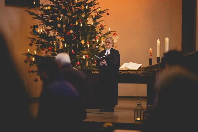 Pfarrerin Ilka Sobottke eröffnete die 29. Mannheimer Vesperkirche in der Citykirche Konkordien  | Foto: Alexander Kästel (JeLa)