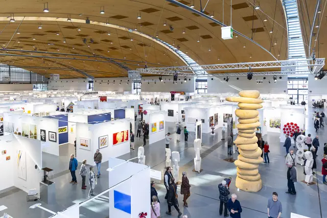 Die 23. Ausgabe der Kunstmesse "art karlsruhe" findet vom 5. bis zum 8. Februar 2026 statt. Hochkarätig besetzt ist hier die klassische Moderne mit Werken etwa von Ernst Ludwig Kirchner, Erich Heckel und Max Pechstein. | Foto: Art Karlsruhe 2025, Foto KMK, Jürgen Rösner