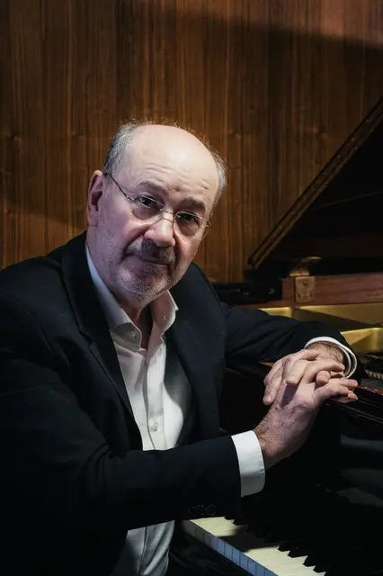 Pianist Jaime Mota begleitet den Liederabend im Stadtmuseum Kaiserslautern  | Foto: Mota/gratis