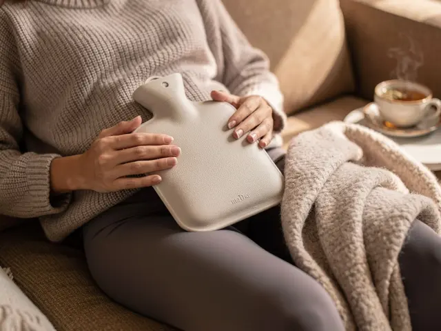 Krankmeldung wegen Periode: Bei starken Regelschmerzen kann eine Krankschreibung gerechtfertigt sein | Foto: Stephanie Walter - erstellt mit KI