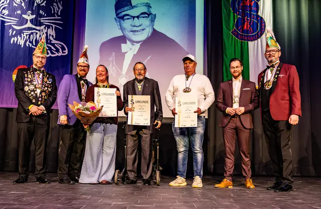 Alexander Fleck,Alexander Boppel,Silke Krüger ,Ordensträger. Herbert Köble, Neffe des Vollblutfastnachters,Norbert Binder,Florian Mattheier,Mark Engels | Foto: Wolfgang Neuberth