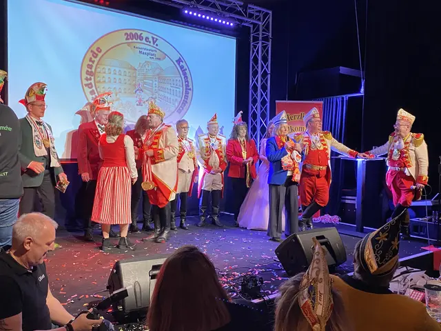 Konfetti und Luftschlagen: Gäste von befreundeten Vereinen waren zum Regimentsappell der Stadtgarde Kaiserslautern gekommen  | Foto: Stadtgarde/gratis