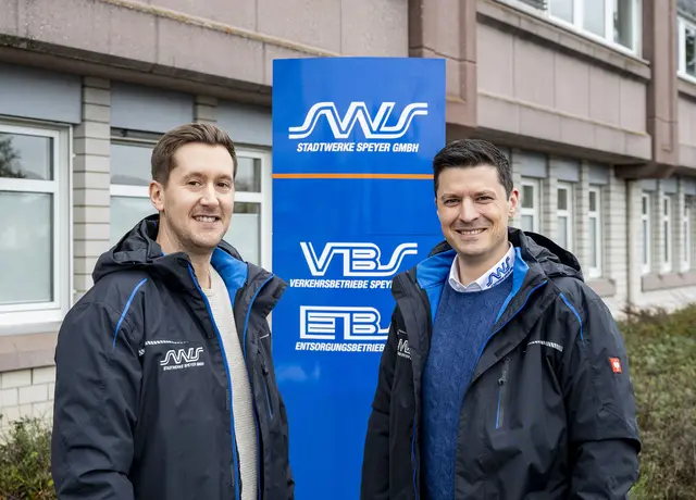 Philipp da Costa (links), hier mit SWS-Geschäftsführer Georg Weyrich, ist seit 1. Januar stellvertretender Geschäftsführer und Prokurist der SWS | Foto: SWS