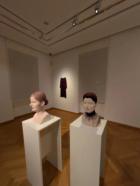 Impression der aktuellen Wechselausstellung "KUNST - STOFF . Positionen zeitgenössischer textiler Kunst" | Foto: Forum ALTE POST