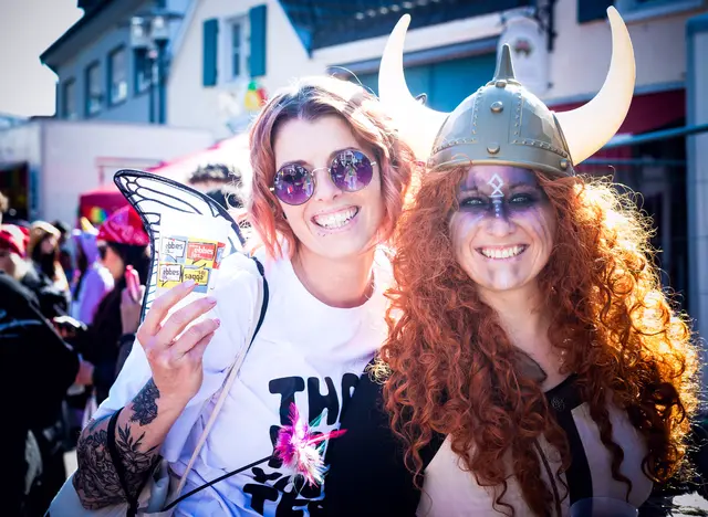 Straßenfastnacht in Schifferstadt - im vergangenen Jahr bei strahlendem Sonnenschein | Foto: Cornelia Bauer