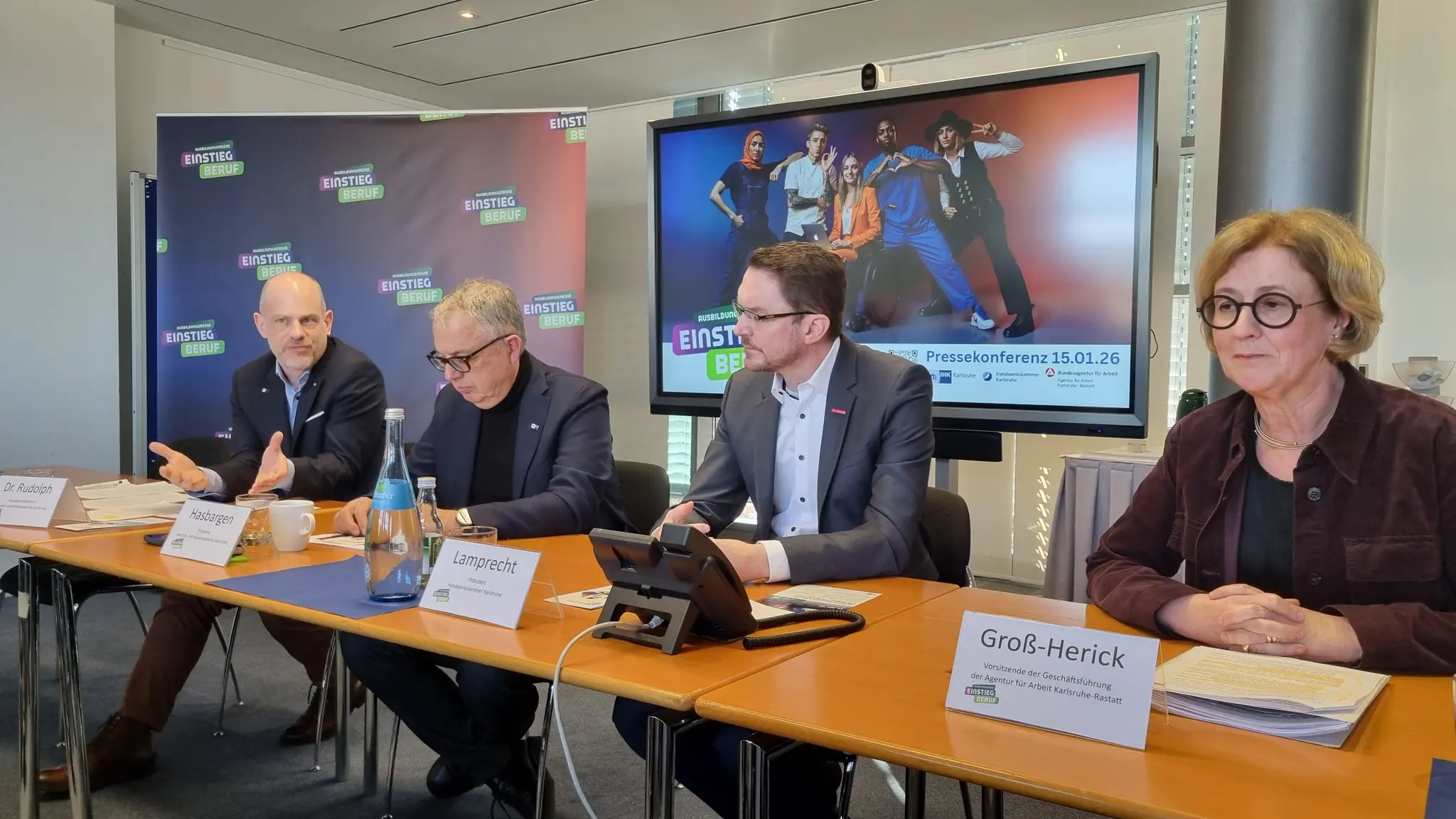 Wo-Zukunft-beginnt-Karlsruhe-wird-zur-B-hne-f-r-Ausbildung-und-Beruf