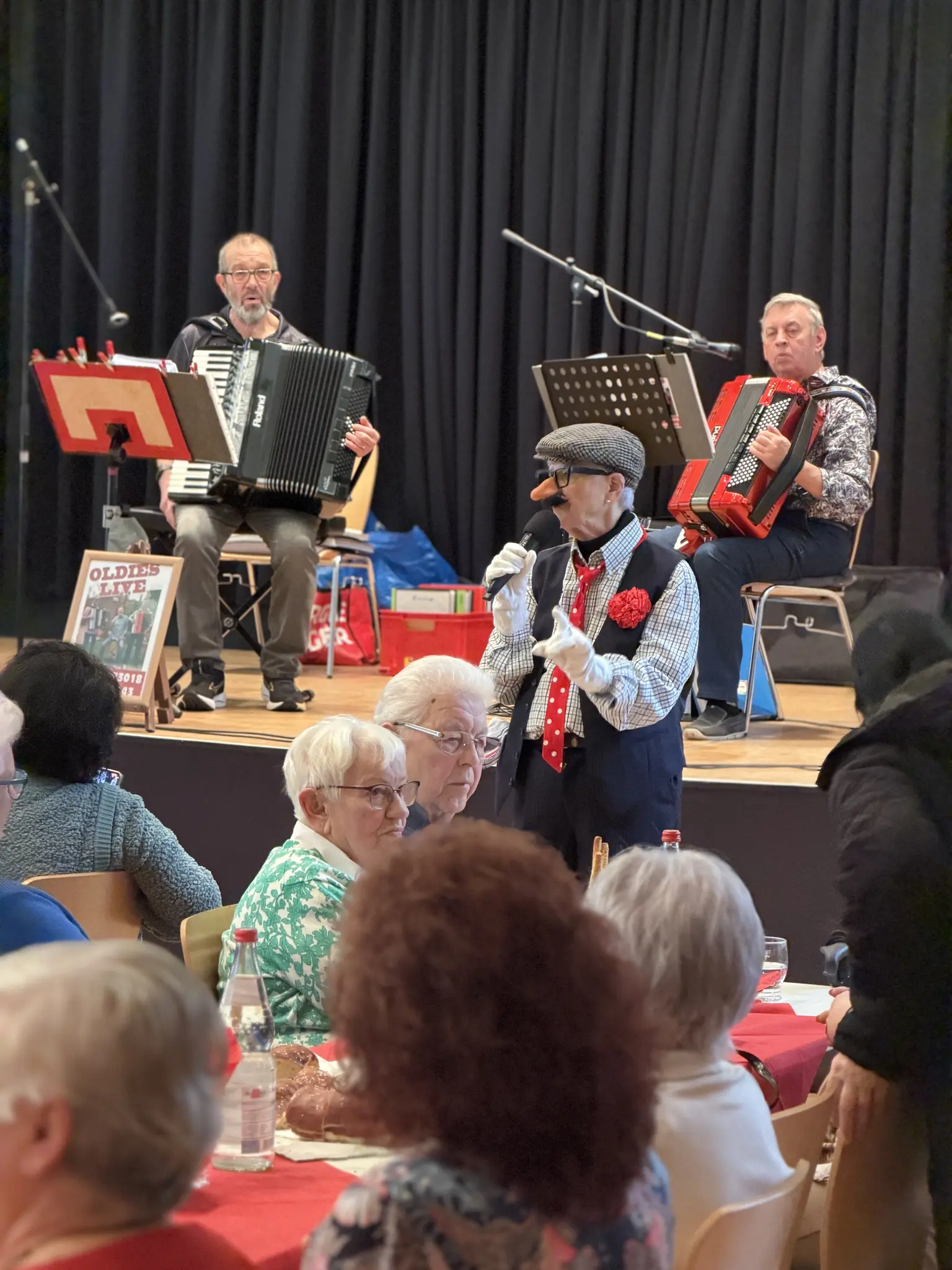 Pf-lzer-Nachmittag-der-Bau-AG-begeistert-Senioren-in-Kaiserslautern