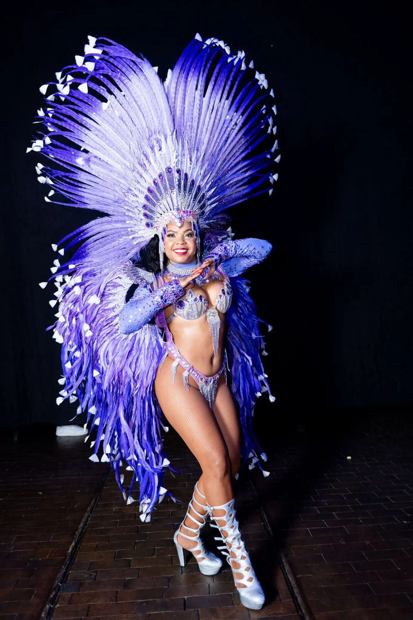 Carnaval-Brasileiro-in-Kaiserslautern-Kost-mball-in-der-Fruchthalle