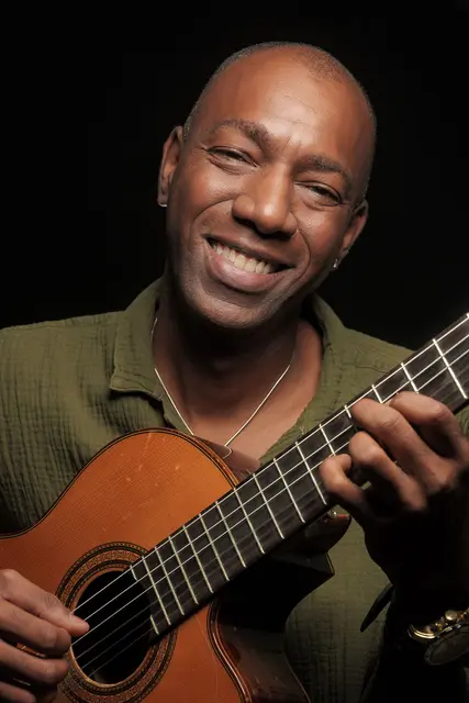 Sänger Vando Oliveira aus Rio de Janeiro tritt beim Carnaval Brasileiro in der Fruchthalle Kaiserslautern auf | Foto: Oliveira/gratis