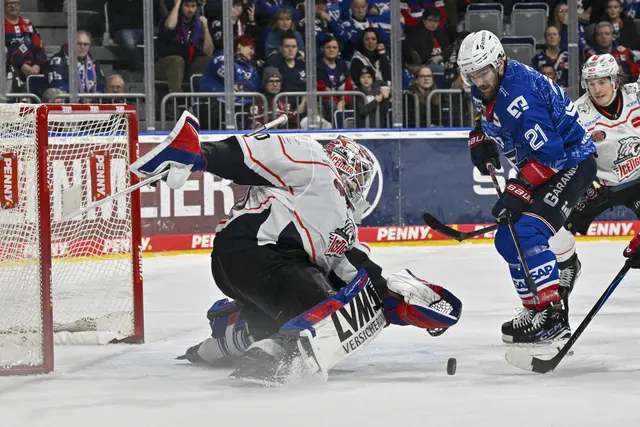 Zweimal konnte Kris Bennett Nürnbergs Torwart Evan Fitzpatrick überwinden. | Foto: Ruffler/PIX-Sportfotos