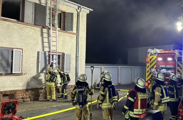 Brand in einem Mehrfamilienhaus in Speyer in den frühen Morgenstunden | Foto: Brand- und Katastrophenschutz der Stadt Speyer