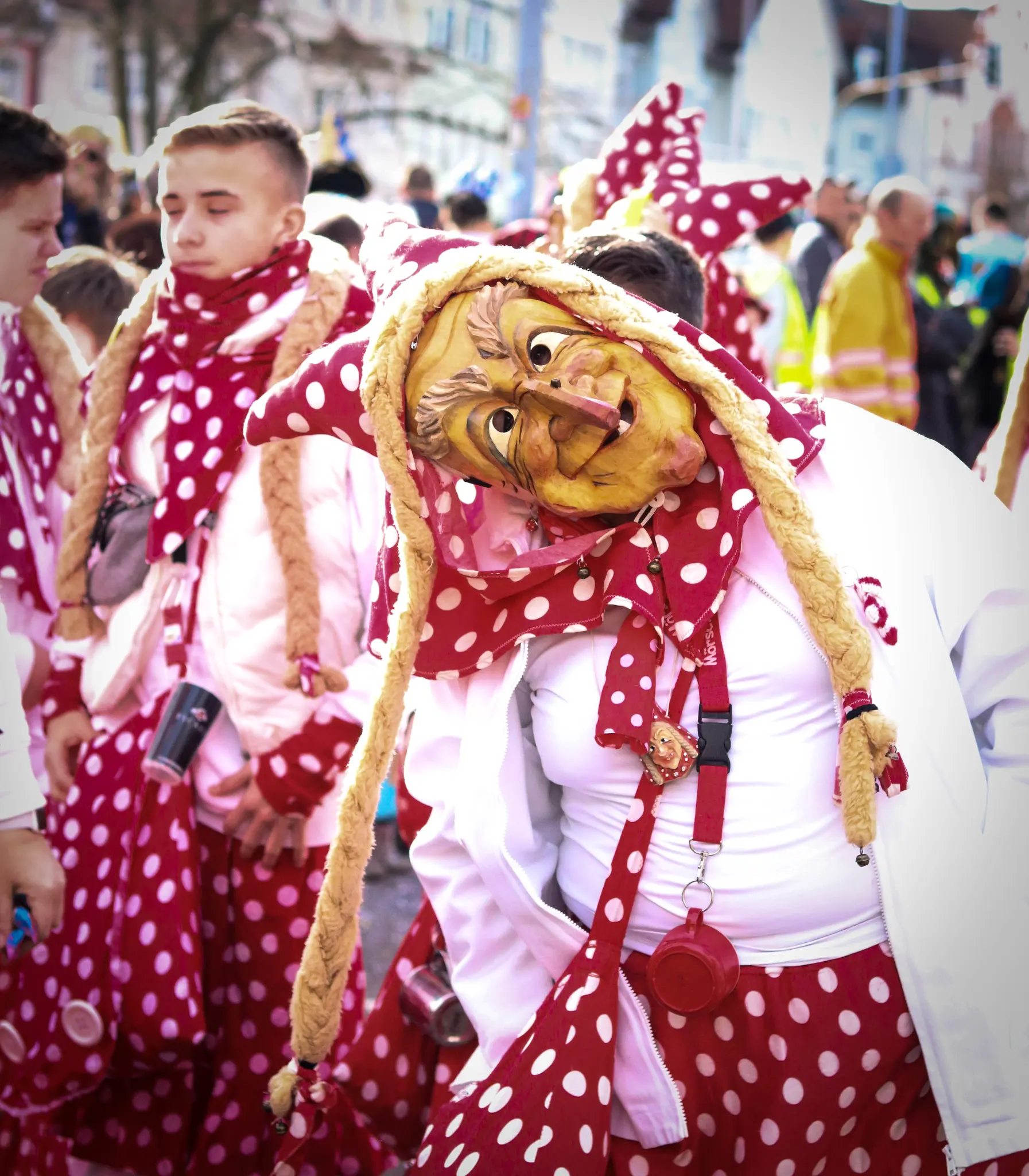 Fastnacht-in-Bruchsal-Darauf-d-rfen-sich-Besucher-beim-gro-en-Umzug-besonders-freuen