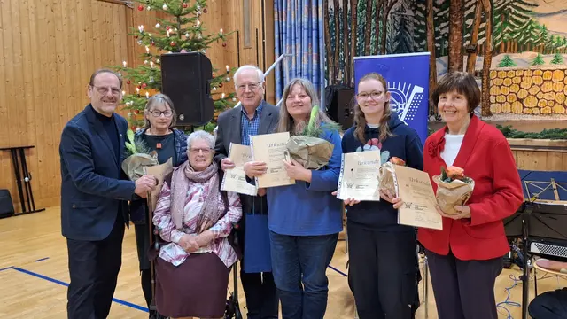 v.l.n.r. Wendelin Magin, Monika Fischer, Anna Marie Kail, Gerhard Heene, Jaqueline Rief, Anne Wallot und Katharina Laible | Foto: 1. Handharmonika-Club Mutterstadt