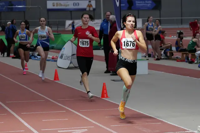 Anna Meyer (r.) und Melissa Maurer vom 1.FC Kaiserslautern beim 800m Lauf | Foto: Daniel Lelle
