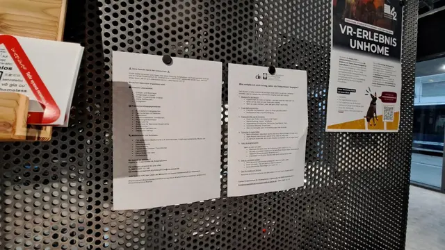 In der Ausstellung des "42kaiserslautern" ist auch eine Koje zu dem Thema Obdachlosigkeit mit Erläuterungen und Hinweisen aufgebaut | Foto: Monika Klein