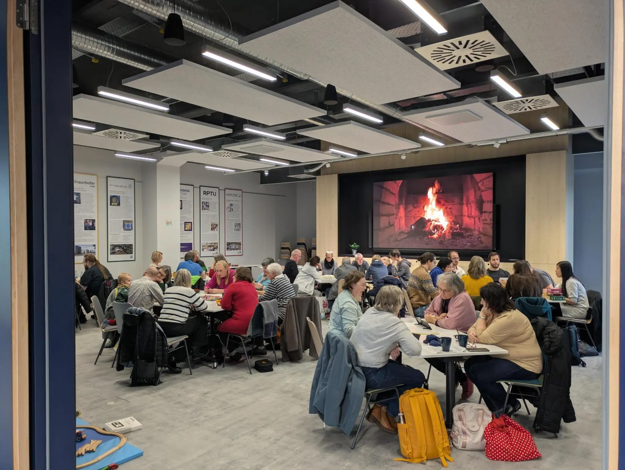 Spielenachmittag-im-42-Kaiserslautern-Brettspiele-Austausch-und-Spa-