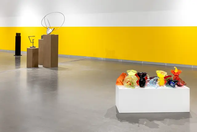 Ausstellungsansicht "Dimensionen" mit Werken vom Jens Trimpin, Mattias Will und Katharina Weidauer | Foto: Foto: Lys Y. Seng