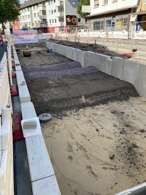 Bodenschickt in der Mulde der Hattinger Straße  | Foto: Stadt Bochum