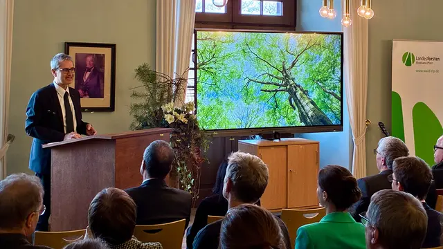 Leitet seit September 2025 die FAWF Rheinland-Pfalz: Dr. Ulrich Matthes wurde nun offiziell in das Amt eingeführt | Foto: Landesforsten.RLP.de / Lara Rennette/gratis