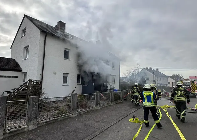 Die Pirmasenser Feuerwehr war am gestrigen Mittag zu einem Brand in der Carl-Maria-von-Webern-Straße ausgerückt | Foto: Feuerwehr Pirmasens