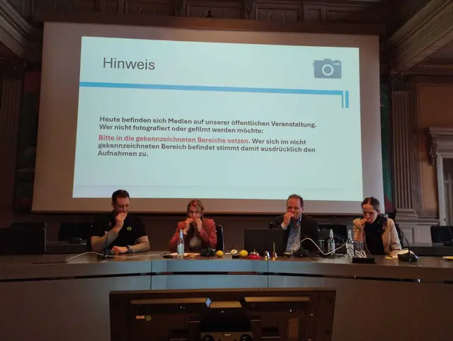 LemmonChallenge nach der Podiumsdiskussion. Ein Zeichen zum Abschluss eines tollen Tages, der Hoffnung macht. | Foto: Privat