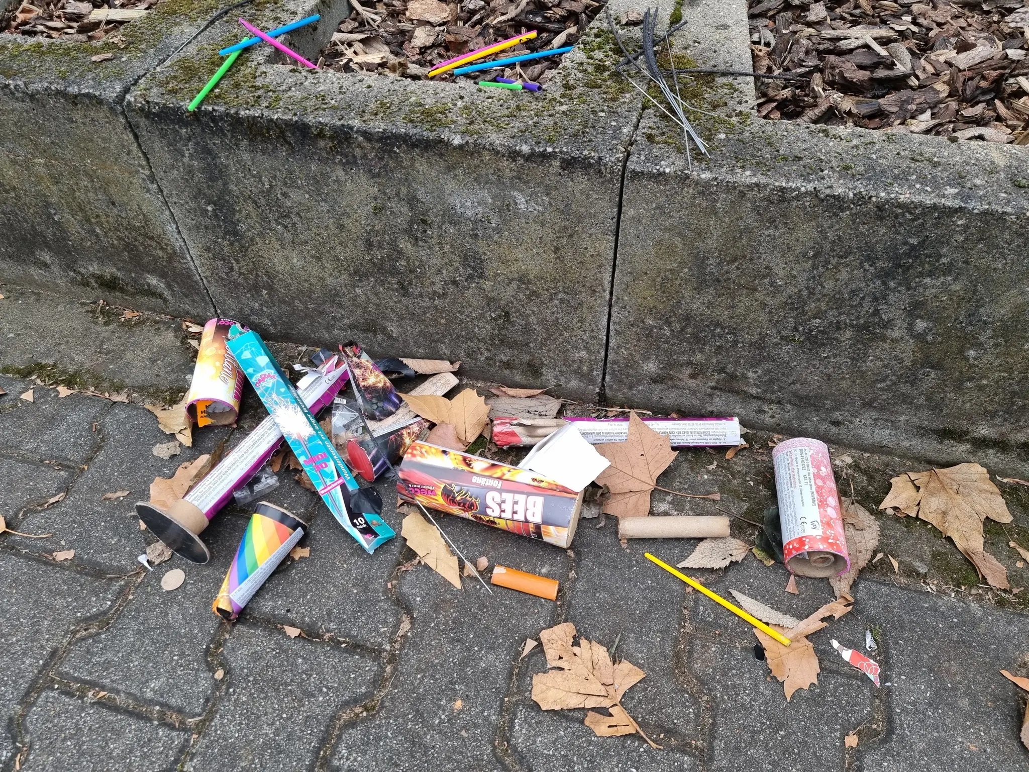 Elfj-hriger-durch-B-ller-schwer-an-der-Hand-verletzt-Rettungshubschrauber-im-Einsatz