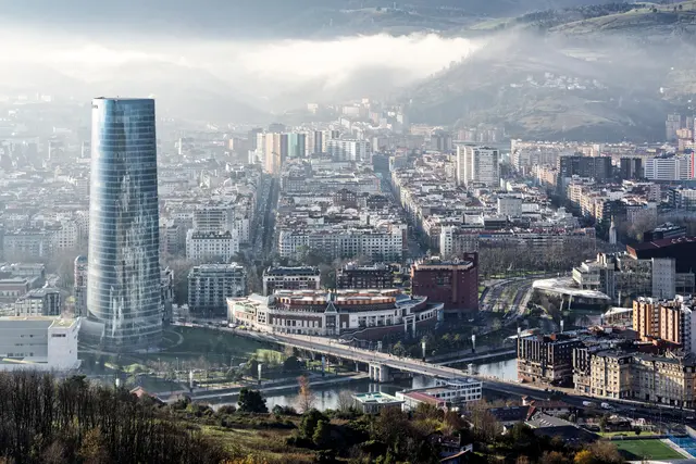 Einst hässlichste Stadt Spaniens, heute Tourismusmagnet. In Bilbao gelang ein erstaunlicher Strukturwandel. | Foto: cbruzos/stock.adobe.com